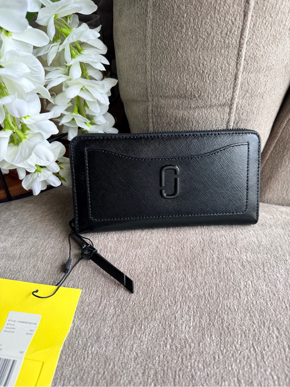 Marc Jacobs Snapshot Black Saffiano Zip Wallet NWT